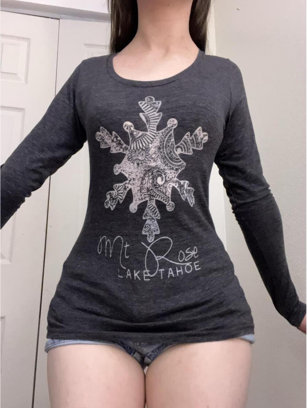 fitted graphic top